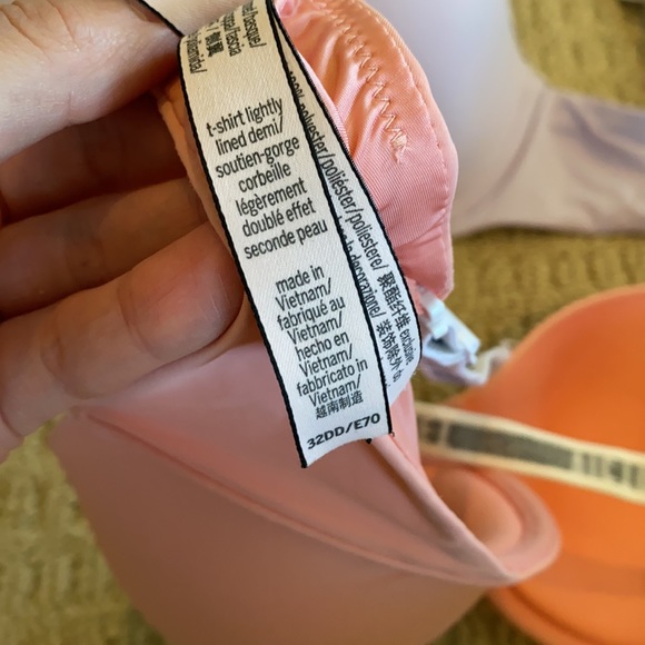 BUNDLE DEAL VICTORIA’S SECRET BRAS - Picture 2 of 4